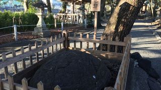 鏡川沿いの神社