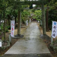 入り口の鳥居です。