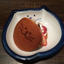 マスコットキャラ「のらちゃん」のかわいい季節のデザート。