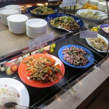 淡路島の食材を用いた前菜類、美味しいです