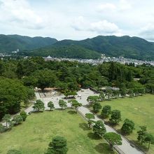 天守閣から望む小田山