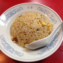 半チャーハン　350円。0.7人前くらい