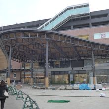 大分駅正面アミュプラザ入り口の屋根