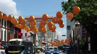 買い食いしながらブラブラする
