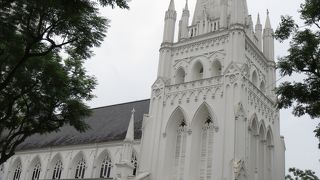 白くて大きな大聖堂