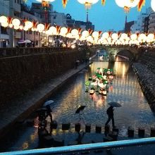 眼鏡橋とランタン