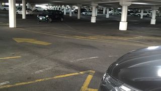 広い、駐車場でもう、迷子