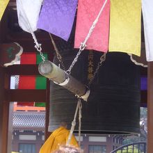 大梵鐘を打つところ