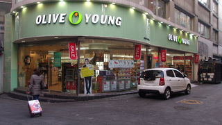 中年のおっさんでも入り易いお店です