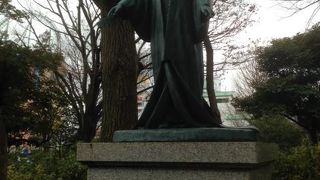 今までに何人も春日局を見てきたけれど、この像のご尊顔はそのどれにもあてはまりません。