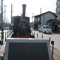 道後温泉駅にて写真撮影