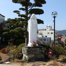 聖母、マリア様だろうか。