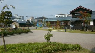 立派な足湯があります