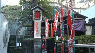 東京大神宮へ行く途中にあります