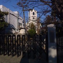 幼稚園側は閉まっていた