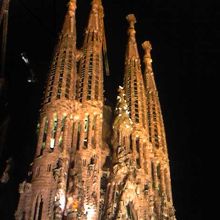 夜の美しさは一見の価値あり