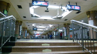 構内へは、セキュリティー必須です！