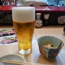 小鉢は南蛮漬け　ビールも頼みました♪