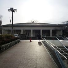 立派な建物です