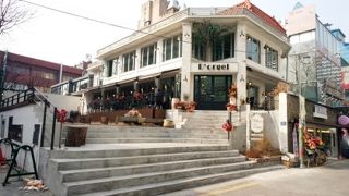 雰囲気の良いカフェが多いです&#12316;