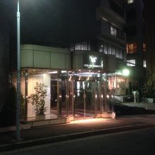 ホテル玄関