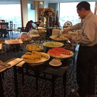 朝食はコンチネンタル。和洋中から選べます。