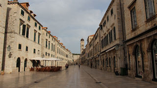 早朝以外はいつも混雑