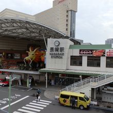 歩道から見た、ＪＲ長崎駅前。