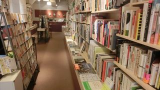 品揃えもまちまち、ちょっと変わった本屋