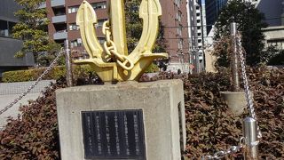 江戸に諸国の物資を運ぶ船の出入りがあったのがここ。