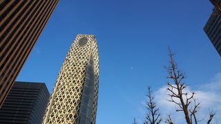 とにかく目立つ！モード学園コクーンタワー