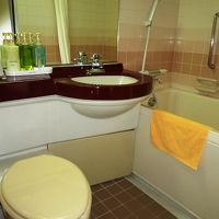 浴槽はやや小さめ