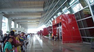 新ターミナルは優先レーンもでき便利でした