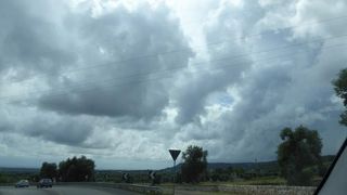 ポリニャーノ・ア・マーレからカステッラーナ・グロッテとモノポリの日帰りに専用車ベンツで移動しました。