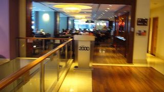 高級チキンライスやラクサを堪能