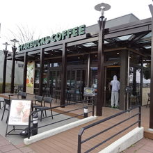スターバックスもあります。