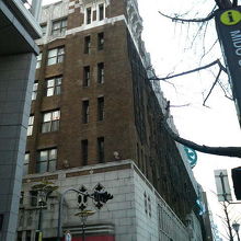 窓や装飾などもじっくり見ていきました。