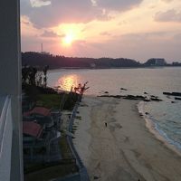 バルコニーから見たブセナ方面に沈む夕日