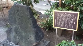 昔、新川の一部は霊岸島と呼ばれていた