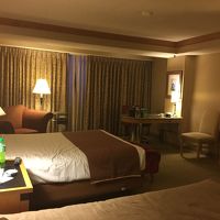 デスクもあり、充分なひろさでした。