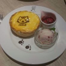 イチゴアイスベリーソース