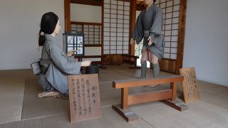 リアルな人形も