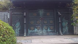 墓所の開かずの門