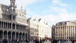 ブリュッセル最大の観光スポット。世界一美しい広場といわれた場所。