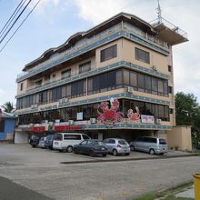 派手な外観のところがＭＯＧＭＯＧ