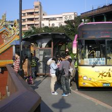 このバスで。九分側バス停