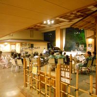 夕食後、ロビーでﾌﾟﾁコンサートが開催されます。