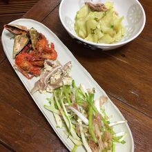 おまかせコース1人4000円(飲み放題付き)。島うりの酢の物