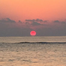 雲の後ろに太陽が入ったら、ピンクになりました！