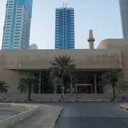モスクの一部がコーラン博物館的に公開されています。